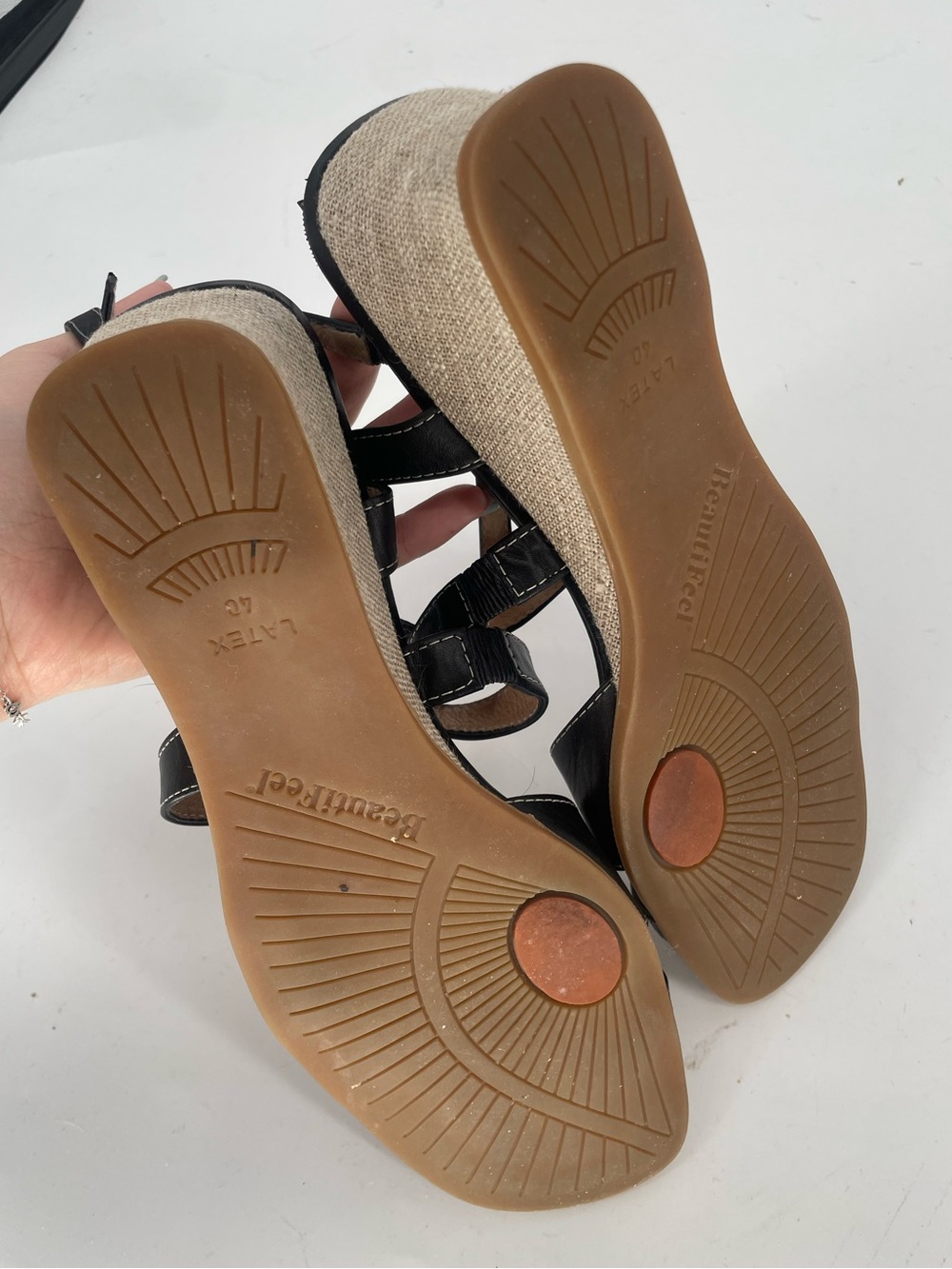 BeautiFeel Criss Cross Strap Cushioned Low Wedge Sandals Contrast Stitching - Picture 8 of 8